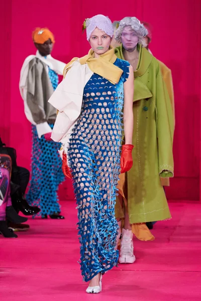 Look 48